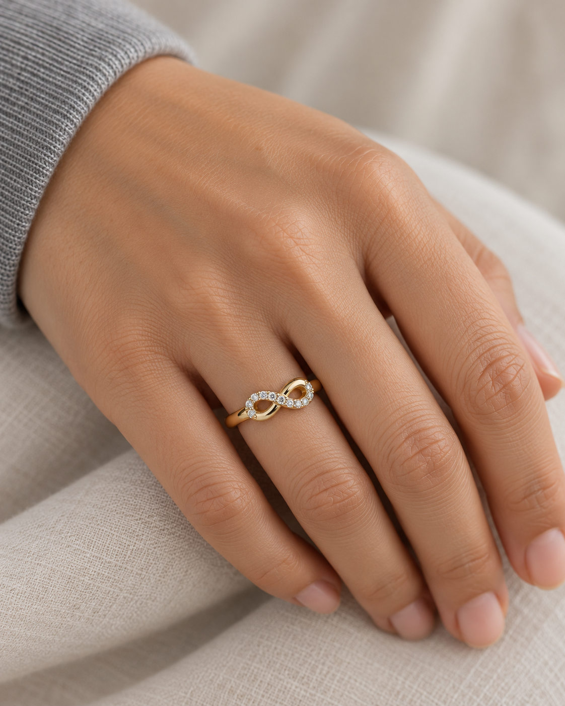 Close-up of the Lab-grown diamond and its setting in Lab Grown Diamond Infinity Knot Ring
